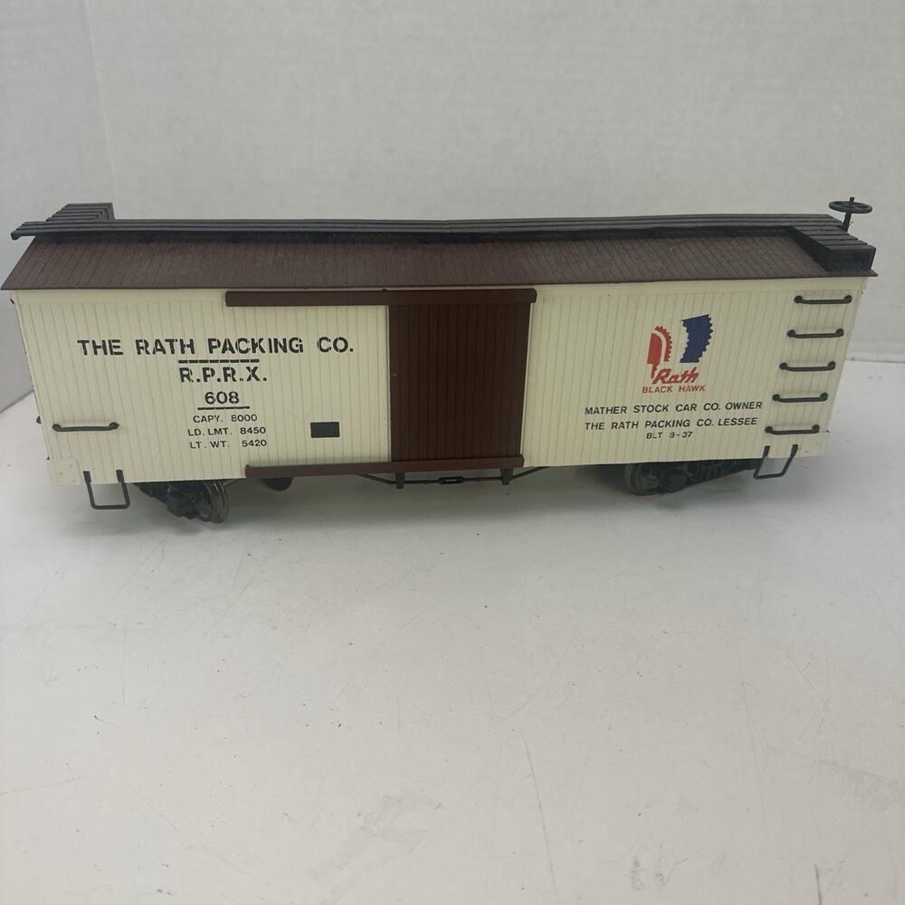 Bachmann Big Haulers~G Scale~Rath Packing Co Boxcar~RPRX 608~Rath Black Hawk